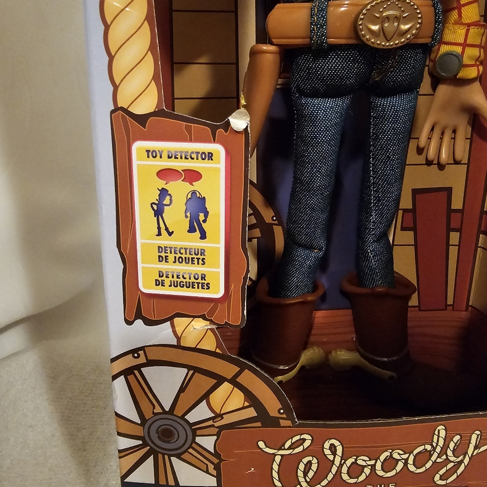 DISNEY PIXAR TALKING WOODY - Picture 2 of 5